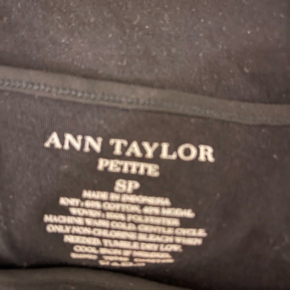Ann Taylor Sleeveless Tee - Picture 4 of 4